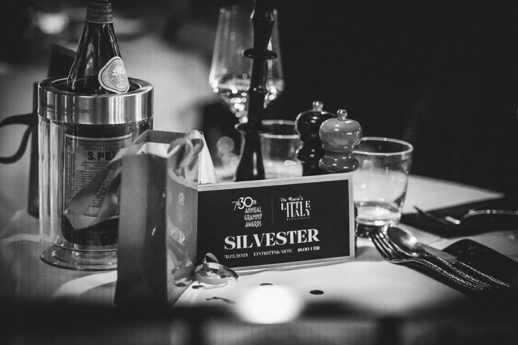 Gedeckter Tisch für ein Event, bzw,. eine Unternehmensfeier in Frankfurt am Main